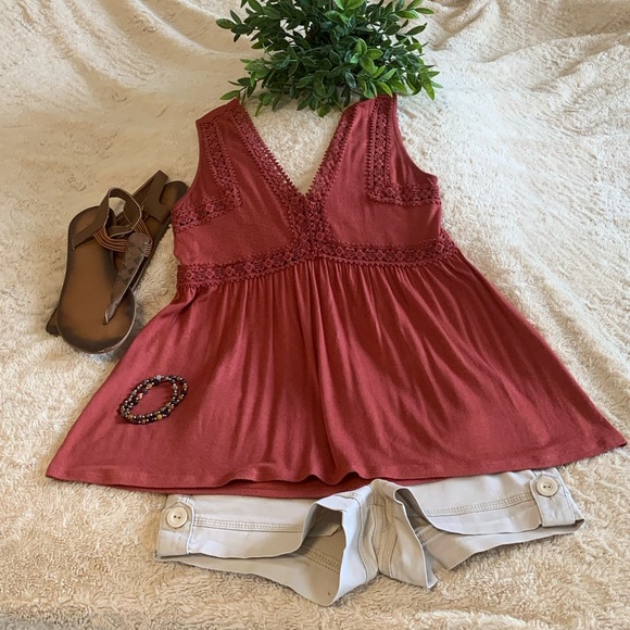 Mudd Tops - 🌸Mudd V-neck tank